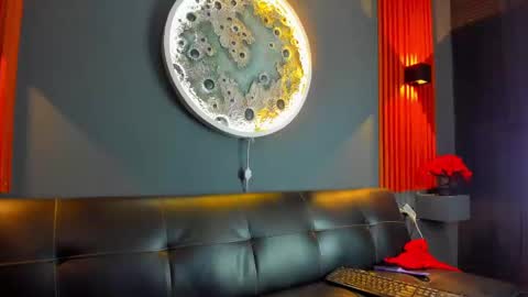 Snapshot of damian__oliver chatting on December 28, 4:41 am Damian Oliver online show from December 28, 4:41 am