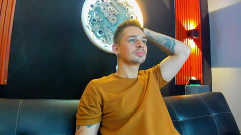 Snapshot of damian__oliver chatting on January 17, 10:55 am Damian Oliver online show from January 17, 10:55 am