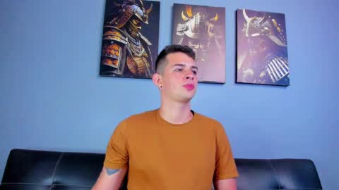 Snapshot of damian__oliver chatting on February 8, 5:29 am Damian Oliver online show from February 8, 5:29 am