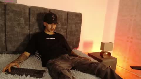 Snapshot of damian_acosta_ chatting on July 8, 5:01 am damian_acosta_ online show from July 8, 5:01 am