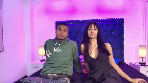 Snapshot of damian_and_roxanne chatting on May 20, 12:44 pm DAMIAN AND ROXANNE. online show from May 20, 12:44 pm