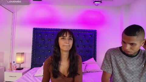 Snapshot of damian_and_roxanne chatting on June 3, 12:52 pm DAMIAN AND ROXANNE. online show from June 3, 12:52 pm