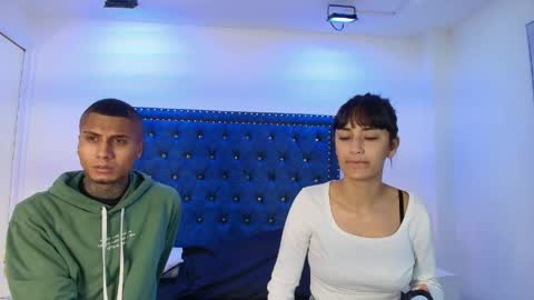Snapshot of damian_and_roxanne chatting on June 9, 12:39 pm DAMIAN AND ROXANNE. online show from June 9, 12:39 pm
