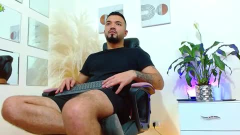 Snapshot of damian_ferrer01 chatting on October 17, 8:55 pm damian_ferrer01 online show from October 17, 8:55 pm