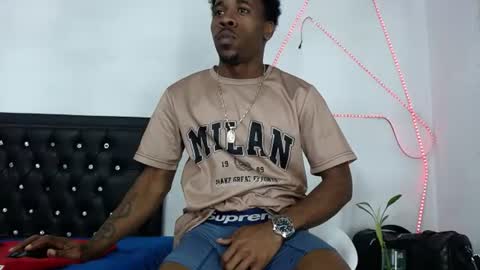 Snapshot of damian_hart_24cm chatting on June 30, 3:24 pm damian_hart_24cm online show from June 30, 3:24 pm