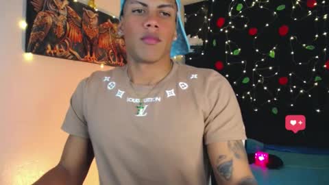 Snapshot of damian_latinxxx chatting on December 20, 4:53 am Damian online show from December 20, 4:53 am