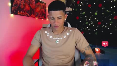 Snapshot of damian_latinxxx chatting on December 20, 7:55 am Damian online show from December 20, 7:55 am