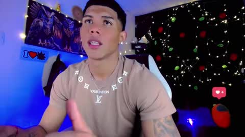 Snapshot of damian_latinxxx chatting on January 7, 6:05 am Damian online show from January 7, 6:05 am