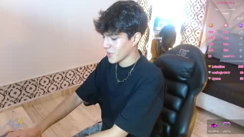 Snapshot of damian_tay chatting on April 15, 11:28 am damian_tay online show from April 15, 11:28 am