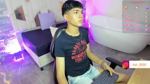Snapshot of damian_tay chatting on April 28, 11:37 am damian_tay online show from April 28, 11:37 am
