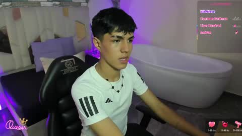 Snapshot of damian_tay chatting on May 2, 7:19 pm damian_tay online show from May 2, 7:19 pm
