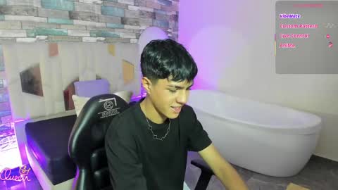 Snapshot of damian_tay chatting on May 5, 12:13 pm damian_tay online show from May 5, 12:13 pm