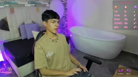 Snapshot of damian_tay chatting on May 7, 11:37 am damian_tay online show from May 7, 11:37 am