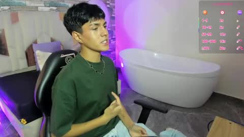 Snapshot of damian_tay chatting on May 10, 11:59 am damian_tay online show from May 10, 11:59 am