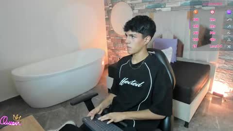 Snapshot of damian_tay chatting on May 12, 11:40 am damian_tay online show from May 12, 11:40 am