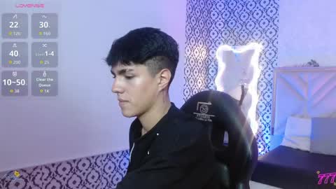 Snapshot of damian_tay chatting on May 29, 11:41 am damian_tay online show from May 29, 11:41 am