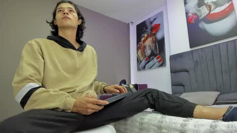 Snapshot of damian_vadim chatting on March 30, 11:22 am Damian Vadim online show from March 30, 11:22 am