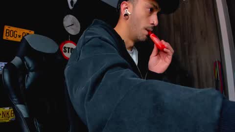 Daamiancox online show from September 12, 5:57 pm