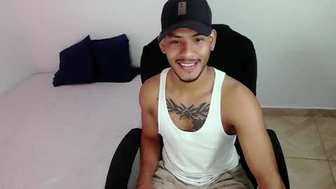 instagram damiannreed. online show from February 17, 2:52 am