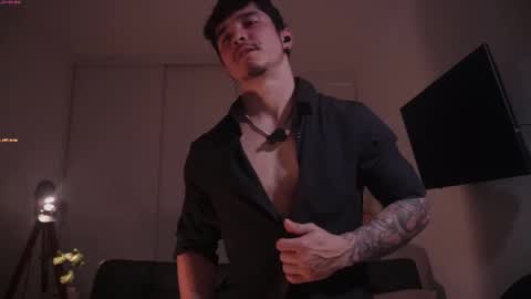 insta damn8   --------  online show from November 19, 11:27 pm