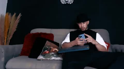 INSTAGRAM  DAMMIANMILLEROFICIAL online show from December 3, 12:29 am