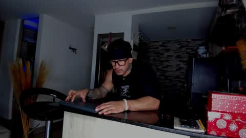 INSTAGRAM  DAMMIANMILLEROFICIAL online show from December 20, 12:40 am