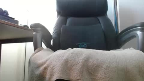 Snapshot of damn_yankee_ca chatting on October 27, 10:25 pm damn_yankee_ca online show from October 27, 10:25 pm