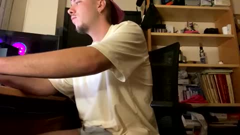 Snapshot of damncore chatting on October 11, 11:03 pm damncore online show from October 11, 11:03 pm