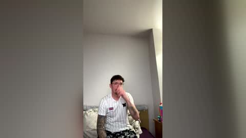 damo111694 online show from March 20, 10:25 pm