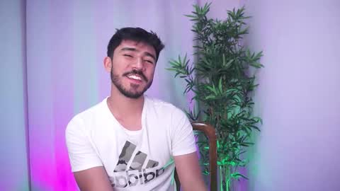 Snapshot of damon_frost chatting on November 10, 10:09 pm damon_frost online show from November 10, 10:09 pm