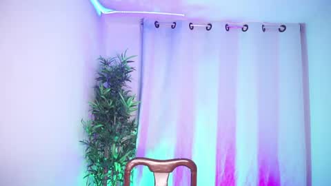 Snapshot of damon_frost chatting on June 19, 8:23 pm damon_frost online show from June 19, 8:23 pm