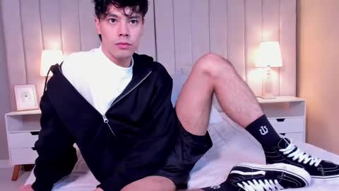 Snapshot of damon_nort chatting on December 17, 1:49 pm DEMON NORTH online show from December 17, 1:49 pm