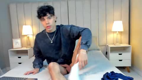 Snapshot of damon_nort chatting on December 19, 1:40 pm DEMON NORTH online show from December 19, 1:40 pm