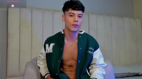 Snapshot of damon_nort chatting on December 18, 4:35 pm DEMON NORTH online show from December 18, 4:35 pm