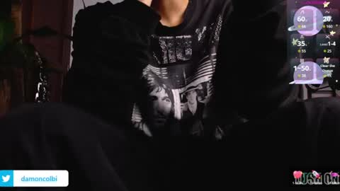 Snapshot of damoncolbi chatting on June 17, 1:08 am damoncolbi online show from June 17, 1:08 am