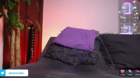 Snapshot of damoncolbi chatting on July 3, 10:27 pm damoncolbi online show from July 3, 10:27 pm