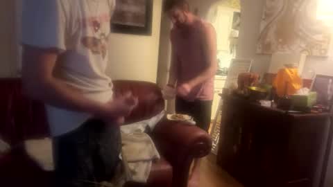 Snapshot of damontsi chatting on March 17, 8:17 am damontsi online show from March 17, 8:17 am