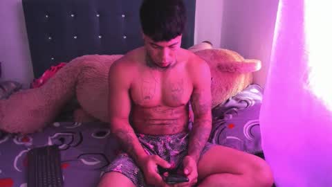 Damon online show from December 2, 6:47 pm