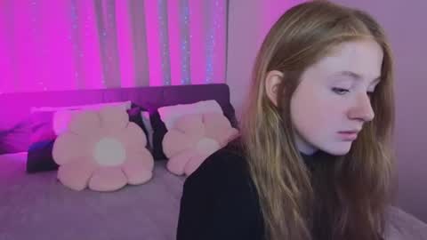 Snapshot of dan1ella_sun chatting on June 17, 3:35 pm dan1ella_sun online show from June 17, 3:35 pm