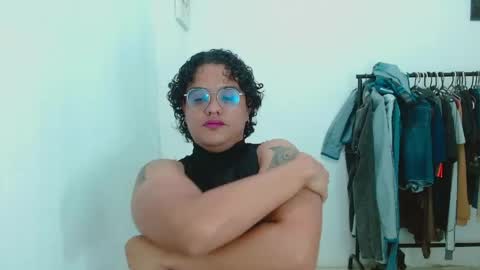 Diane Blosson online show from May 19, 1:56 am