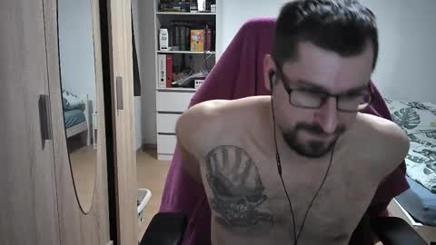 King Dan online show from November 1, 8:44 pm