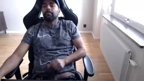 Snapshot of dan_the_man43 chatting on April 6, 10:38 am dan_the_man43 online show from April 6, 10:38 am