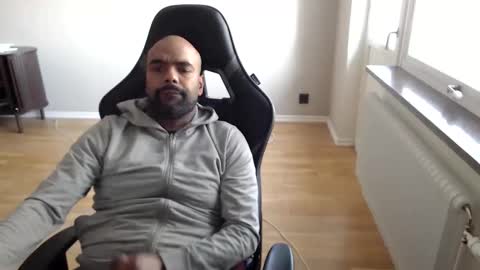 Snapshot of dan_the_man43 chatting on April 20, 3:26 pm dan_the_man43 online show from April 20, 3:26 pm