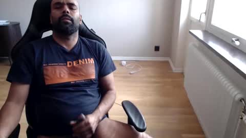 Snapshot of dan_the_man43 chatting on April 25, 7:22 am dan_the_man43 online show from April 25, 7:22 am