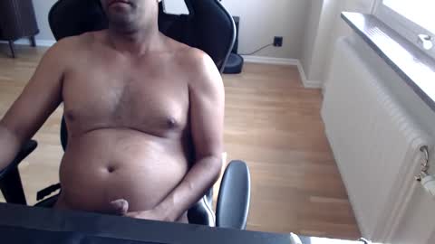 Snapshot of dan_the_man43 chatting on May 23, 7:24 am dan_the_man43 online show from May 23, 7:24 am