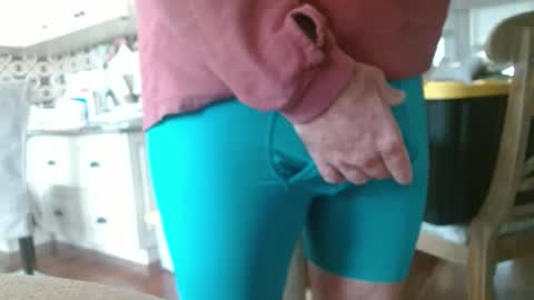 Snapshot of dan_va chatting on December 8, 1:14 pm Dan online show from December 8, 1:14 pm