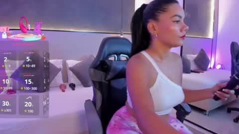 D A N A  online show from July 17, 7:19 pm