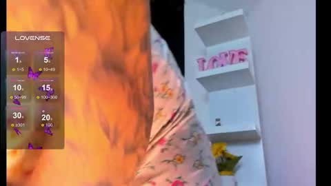 Snapshot of dana_montana_ chatting on December 18, 7:03 am Dannita online show from December 18, 7:03 am