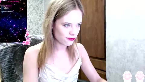 Snapshot of dana_smilex chatting on September 25, 5:49 pm Dana SmileX online show from September 25, 5:49 pm