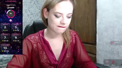 Snapshot of dana_smilex chatting on June 6, 7:40 pm Dana SmileX online show from June 6, 7:40 pm